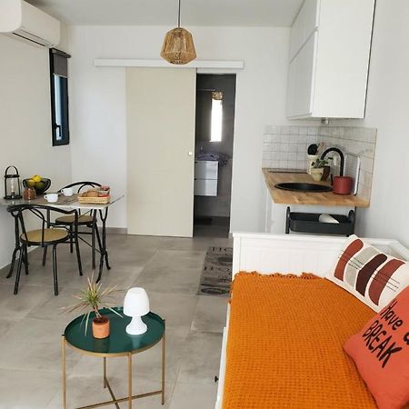 Charmant Studio Moderne Avec Exterieur "Dormir En Provence" Fontvieille Eksteriør billede