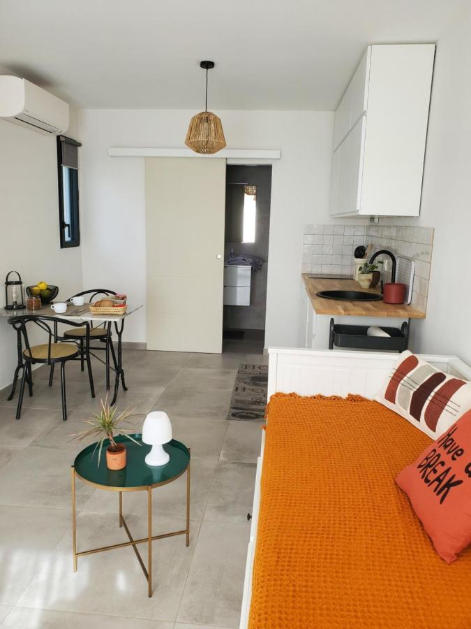 Charmant Studio Moderne Avec Exterieur "Dormir En Provence" Fontvieille Eksteriør billede